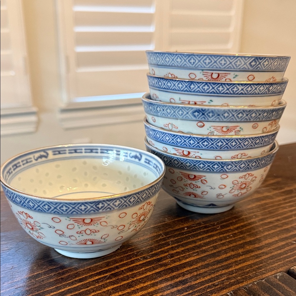 Elegant Blue and White Patterned Bowl Set